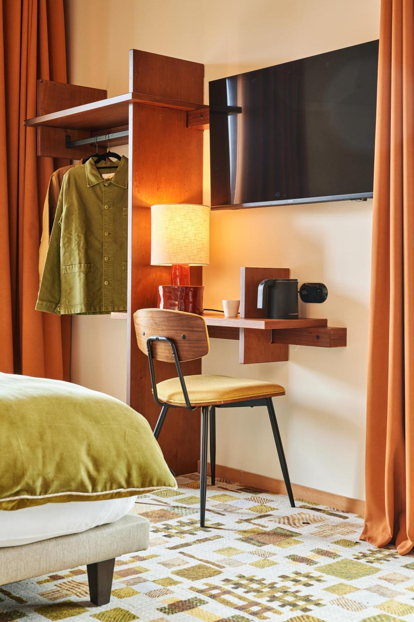 Twin Room,1706772185:JPEG